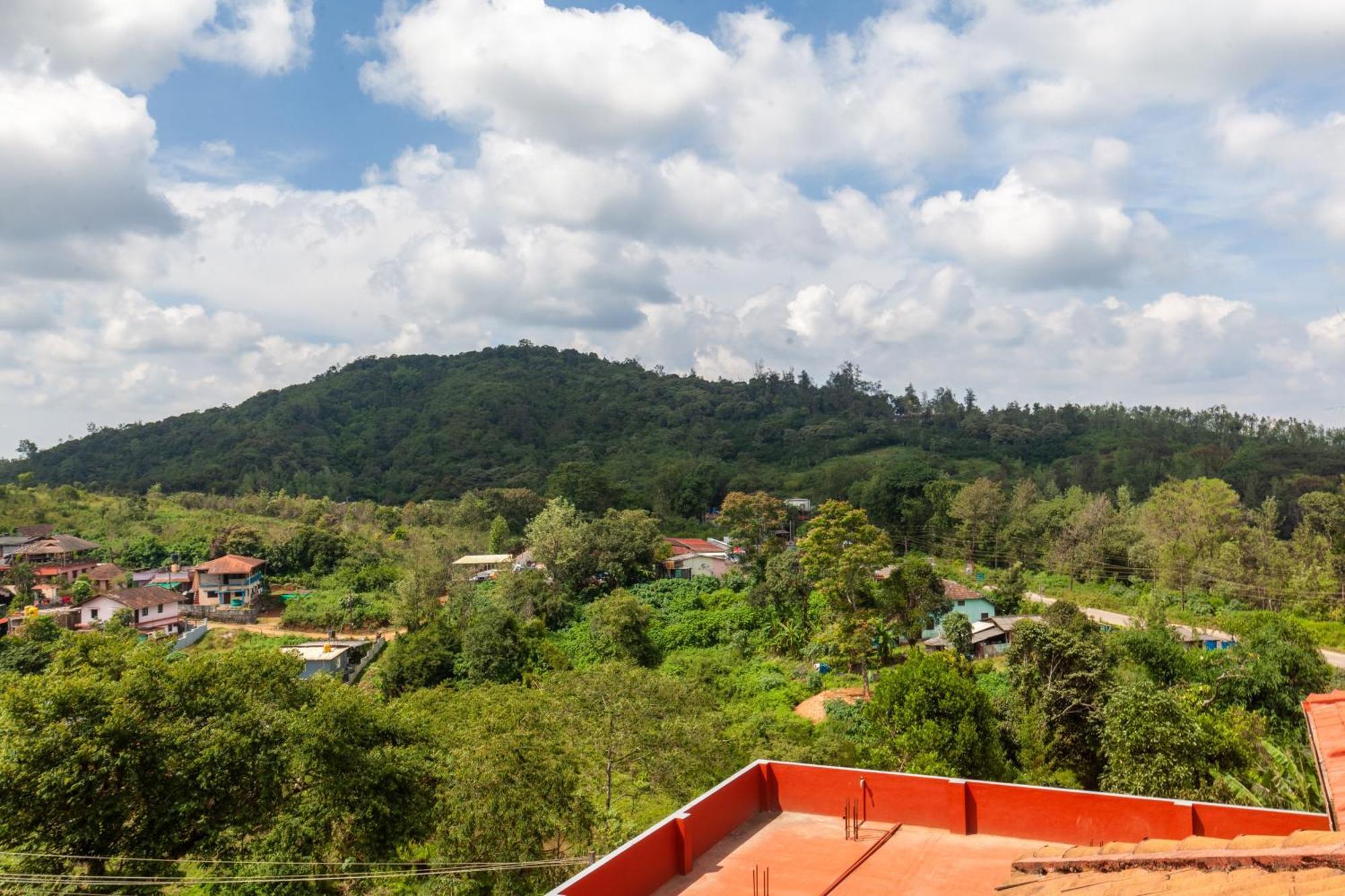 Treebo Vrindavan, 3 Km From Madikeri Fort מדיקרי מראה חיצוני תמונה